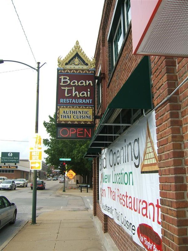 The Baan Thai sign on 4th Street in downtown Leavenworth